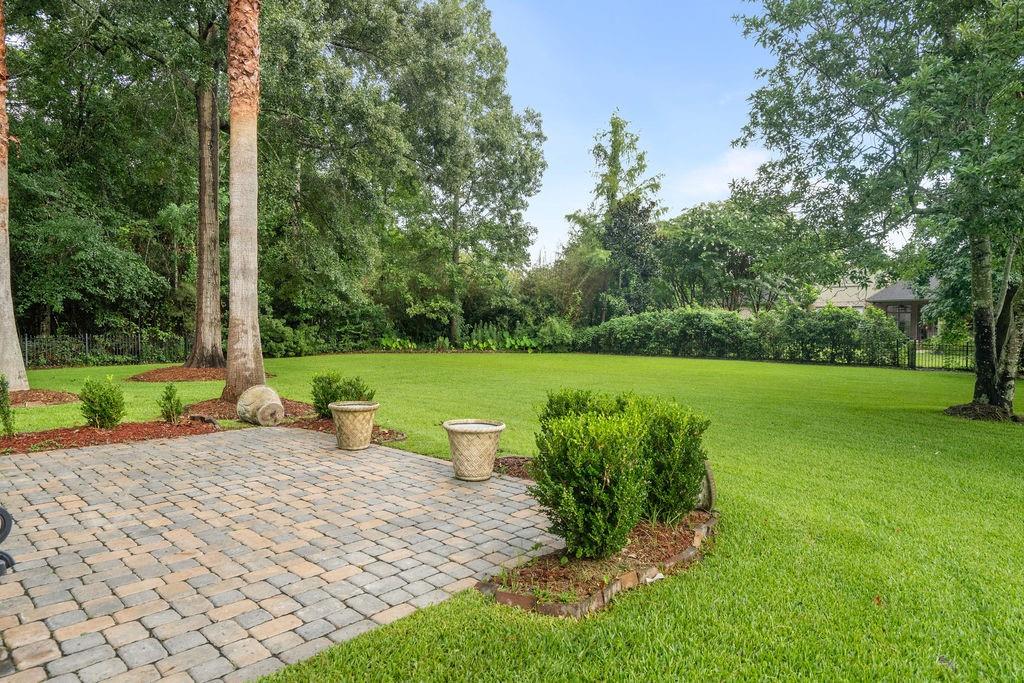 518 UPTON GREY Court