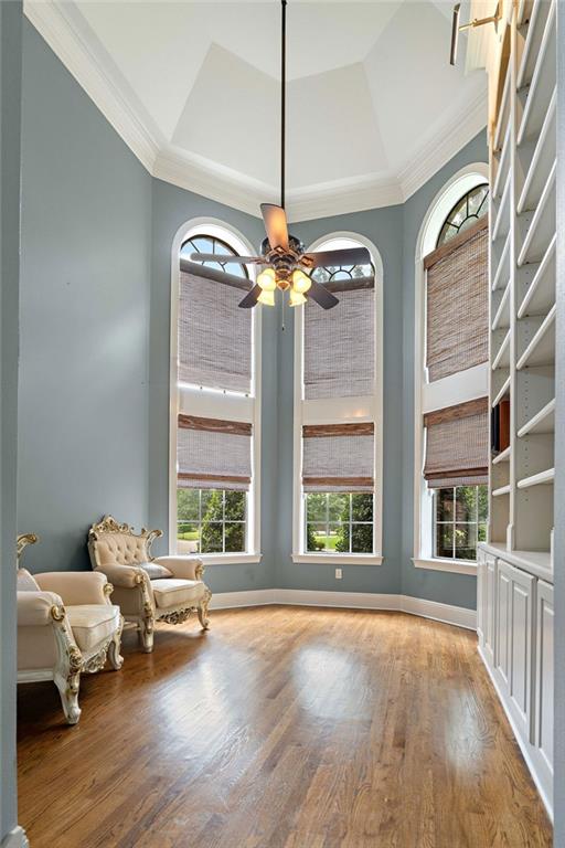 518 UPTON GREY Court