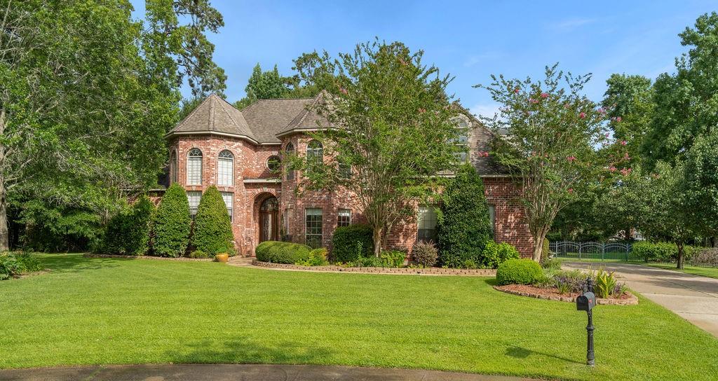 518 UPTON GREY Court