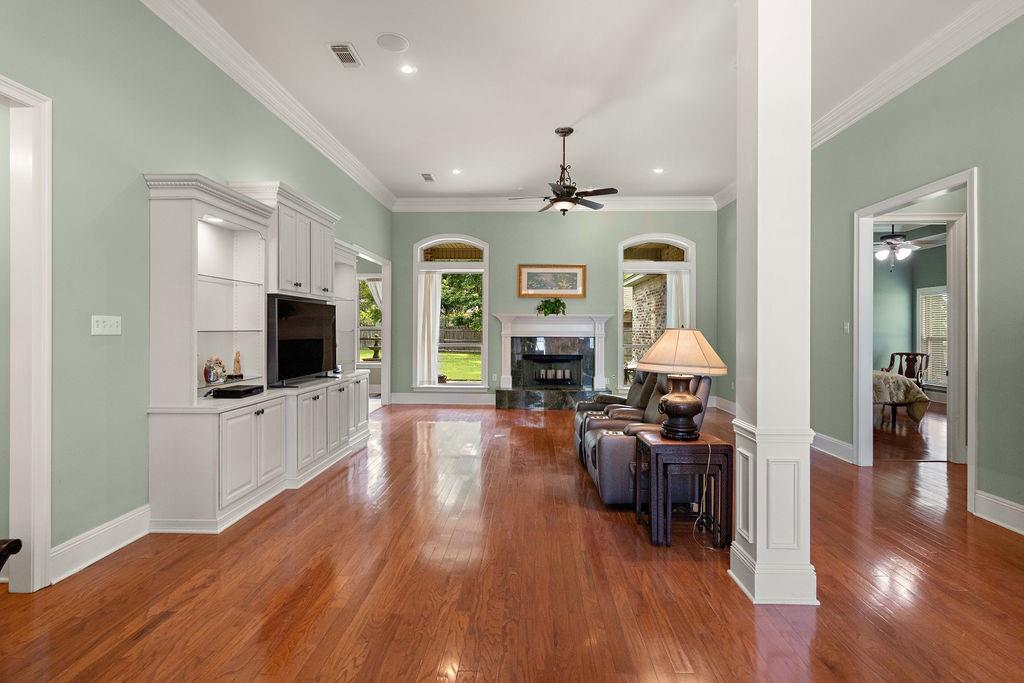 1311 AVENUE DES MARQUIS Avenue