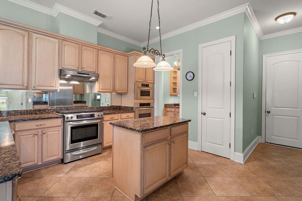 1311 AVENUE DES MARQUIS Avenue