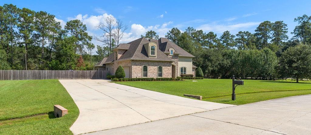 124 HERITAGE OAKS Boulevard