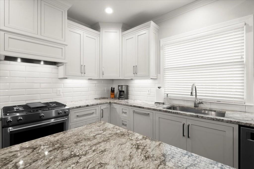 215 Oakhurst Leaf Drive