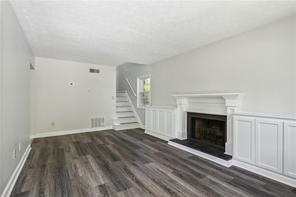 1636 Raleigh Circle SE