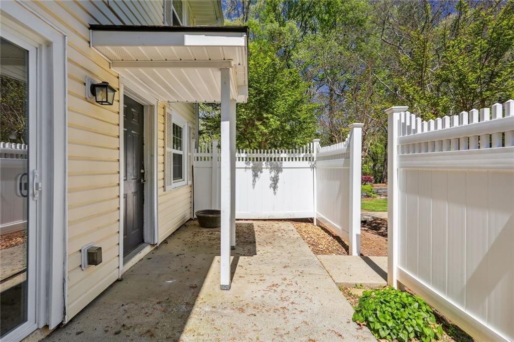 1636 Raleigh Circle SE