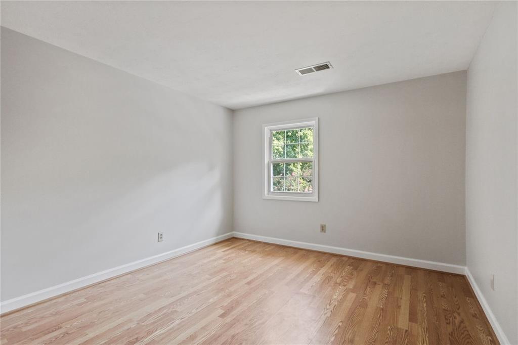 1636 Raleigh Circle SE