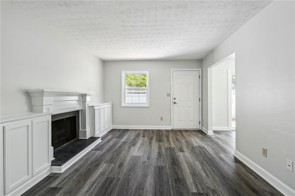 1636 Raleigh Circle SE