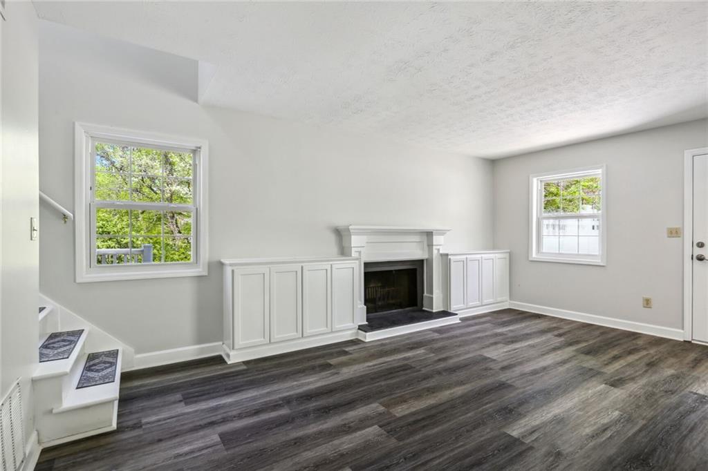 1636 Raleigh Circle SE