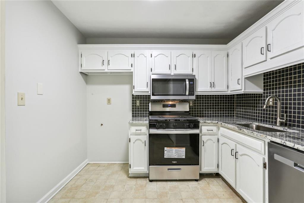 1636 Raleigh Circle SE