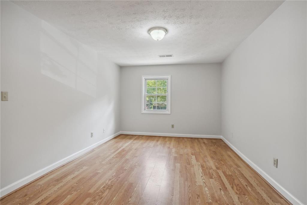 1636 Raleigh Circle SE