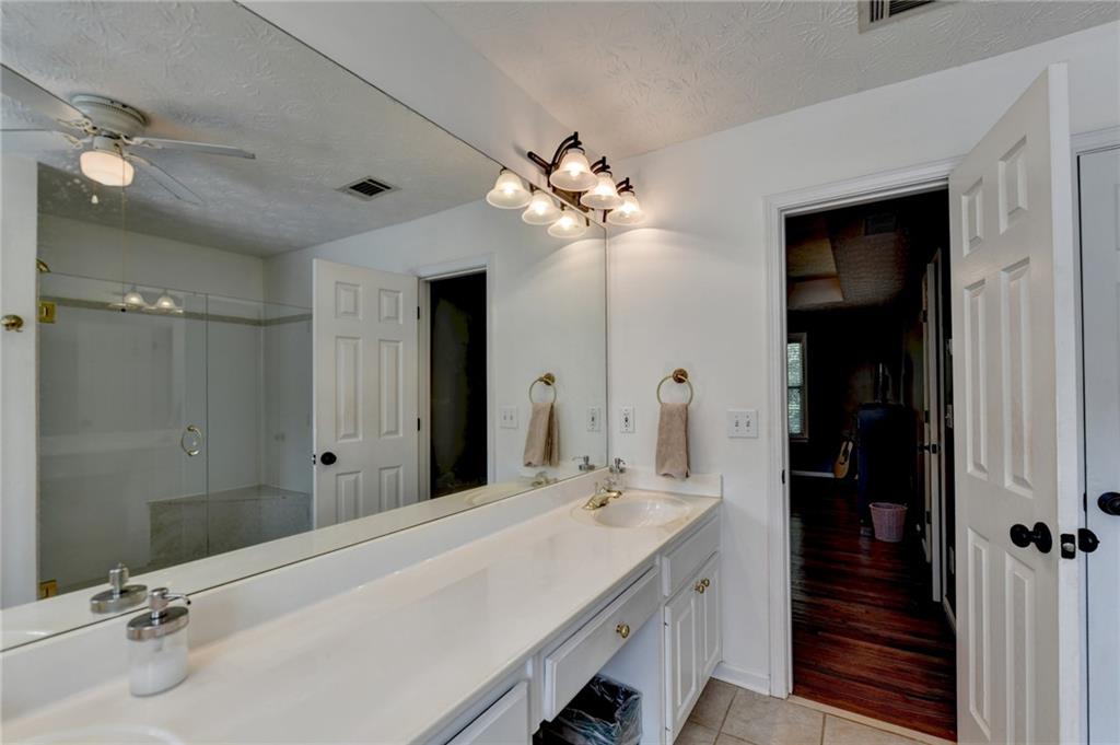 1050 Bonaventure Way