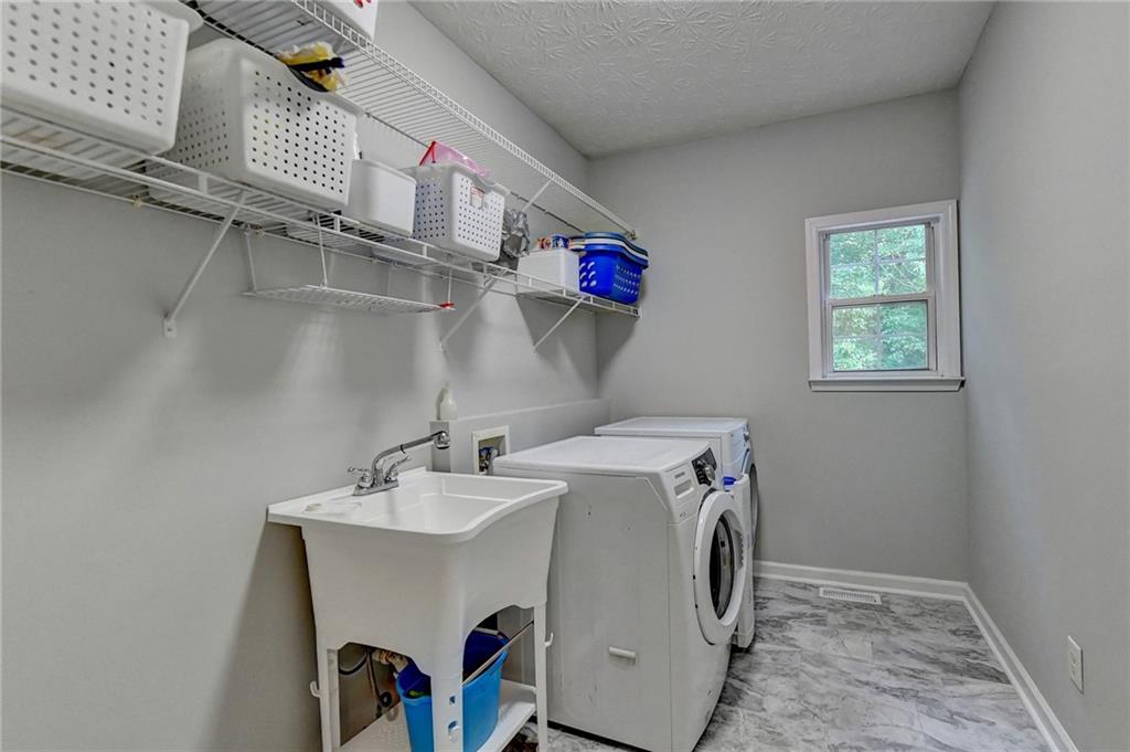 1050 Bonaventure Way