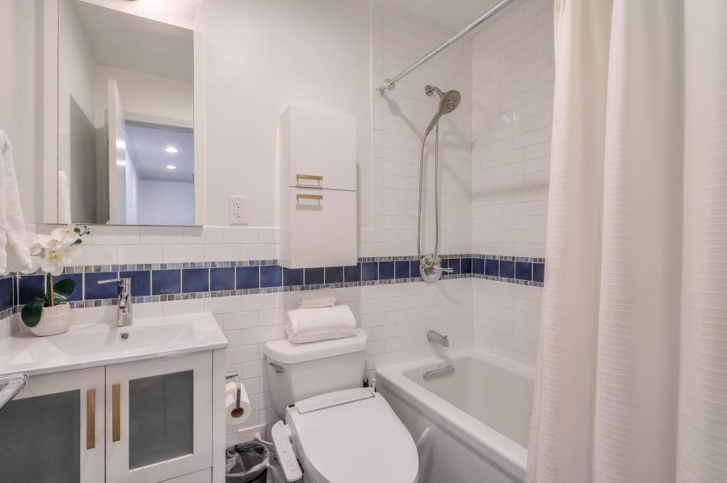 2212 Oakawana Drive NE