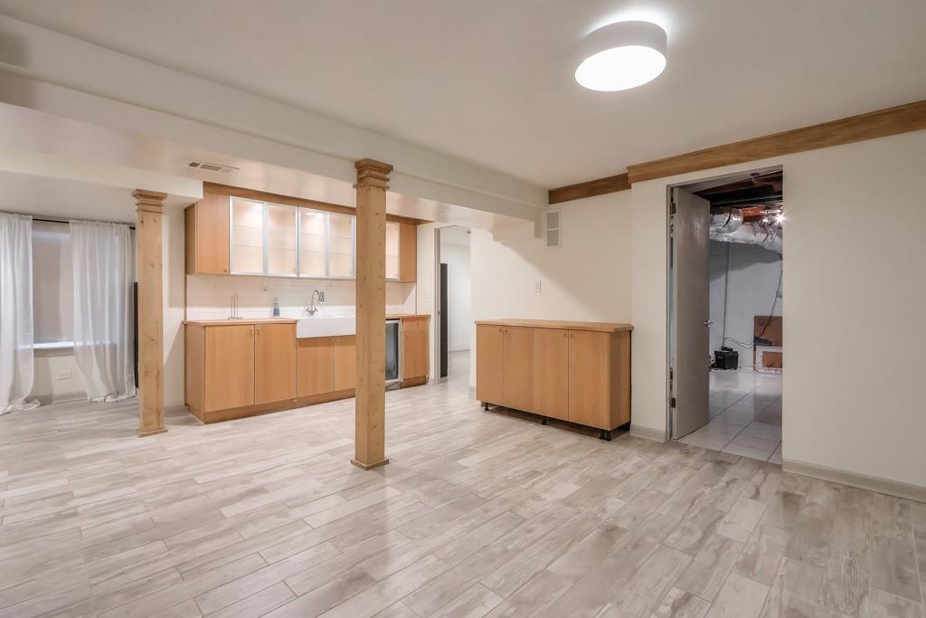 2212 Oakawana Drive NE