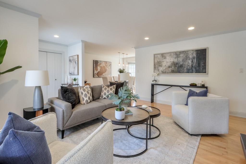 2212 Oakawana Drive NE