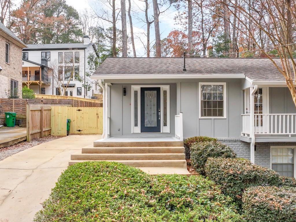 2212 Oakawana Drive NE