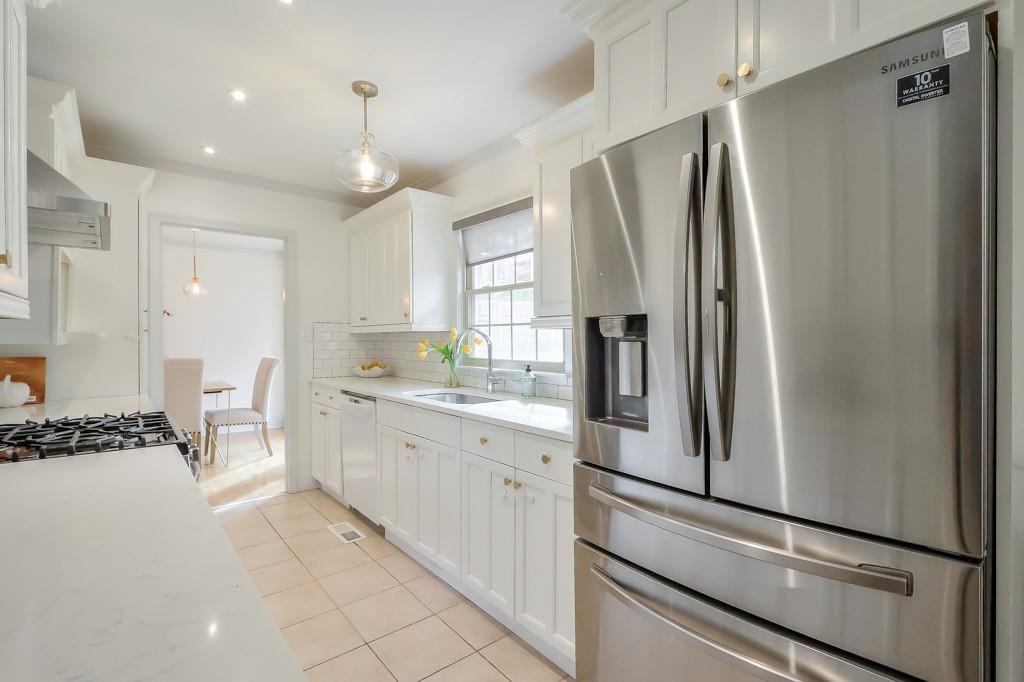 2212 Oakawana Drive NE