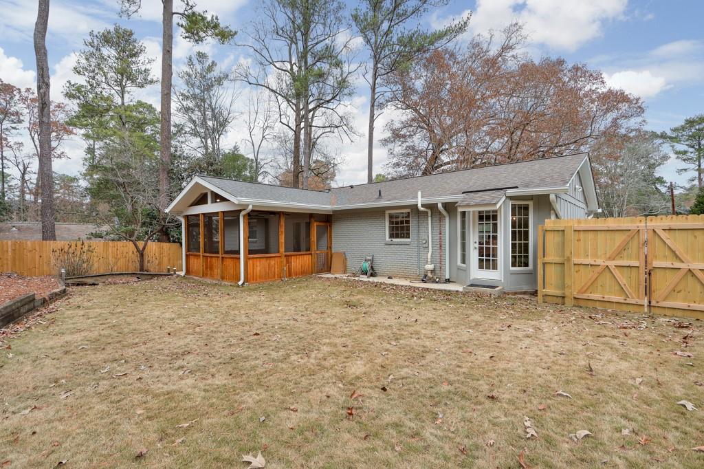 2212 Oakawana Drive NE