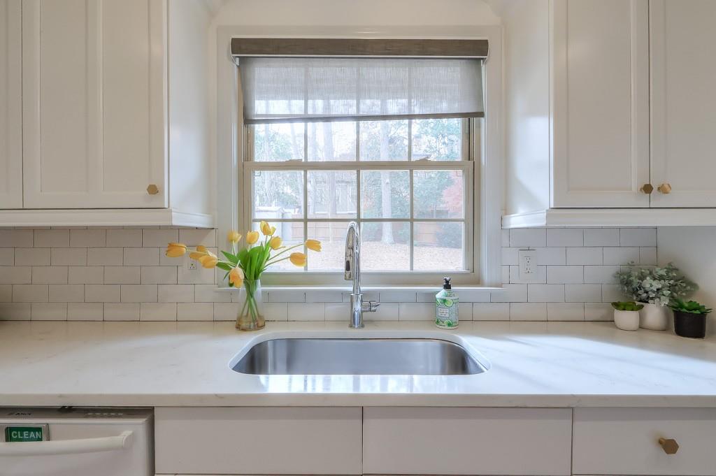 2212 Oakawana Drive NE