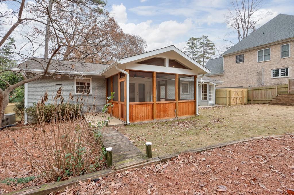 2212 Oakawana Drive NE