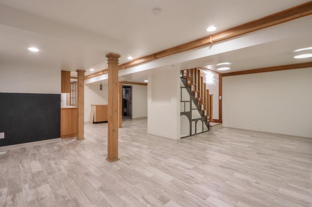 2212 Oakawana Drive NE