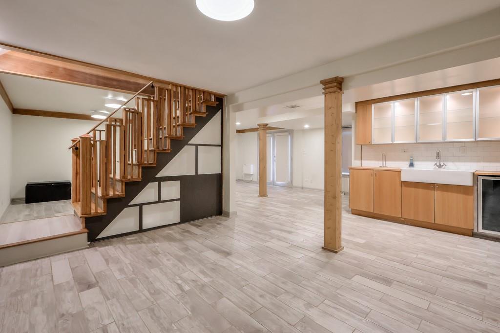 2212 Oakawana Drive NE