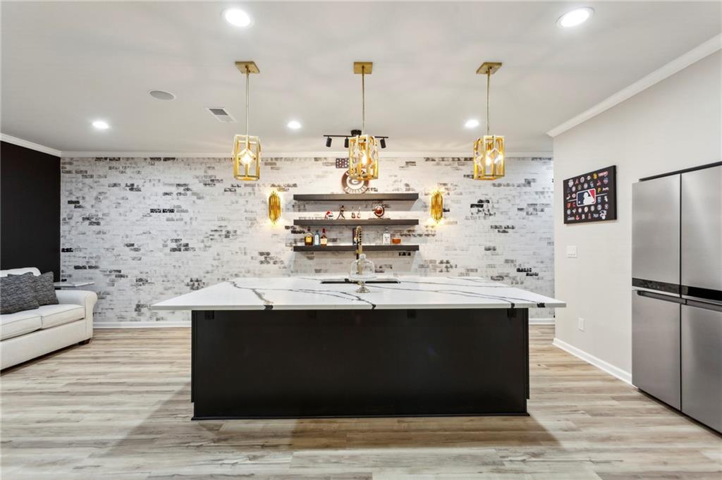 438 Southland Circle