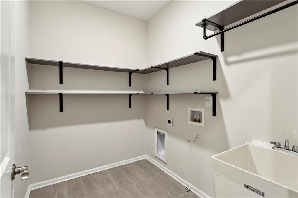 438 Southland Circle