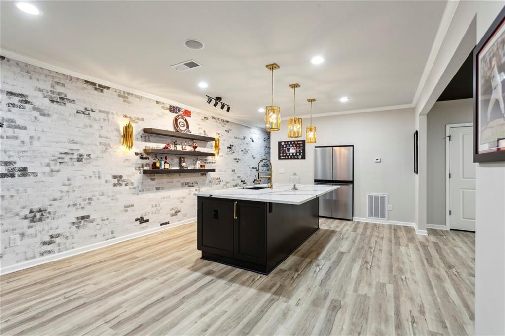 438 Southland Circle