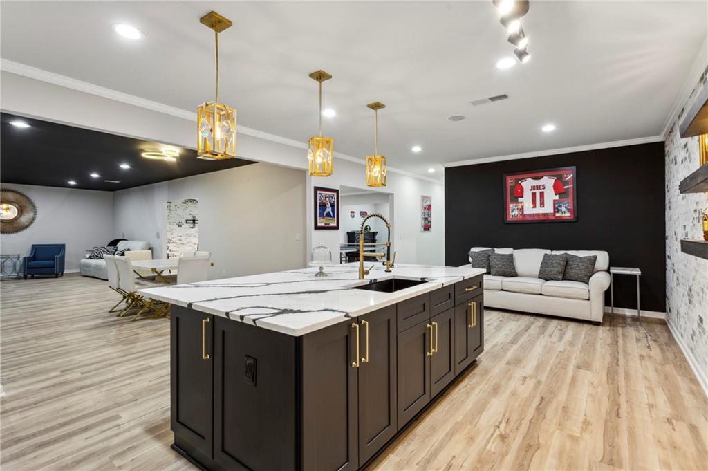 438 Southland Circle