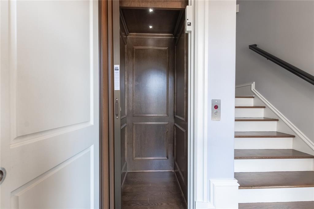 10150 Cedar Ridge Drive