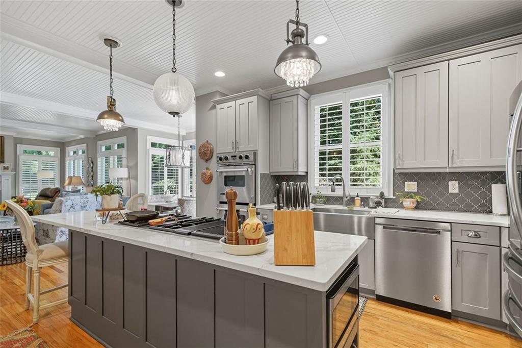 1835 HIGHGROVE CLUB Drive