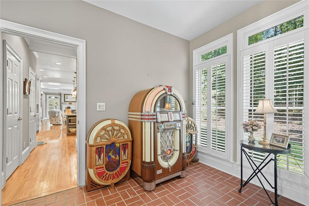 1835 HIGHGROVE CLUB Drive