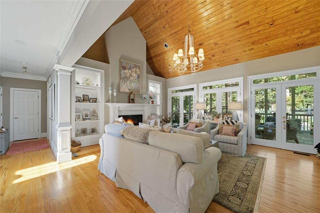 1835 HIGHGROVE CLUB Drive