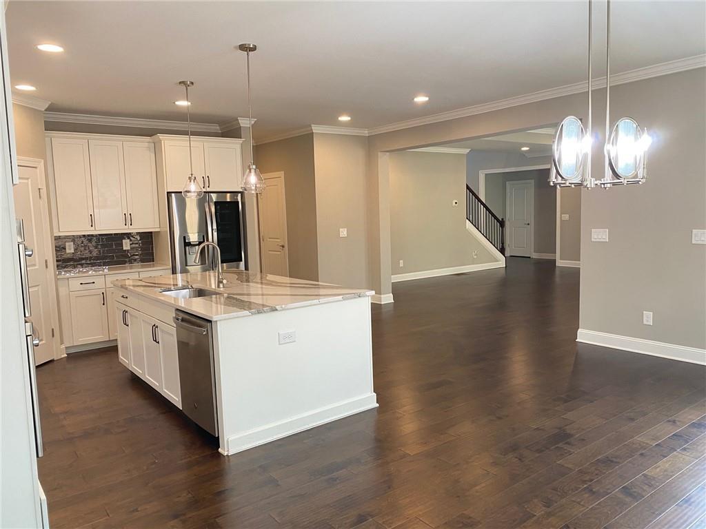 142 Grandmar Chase