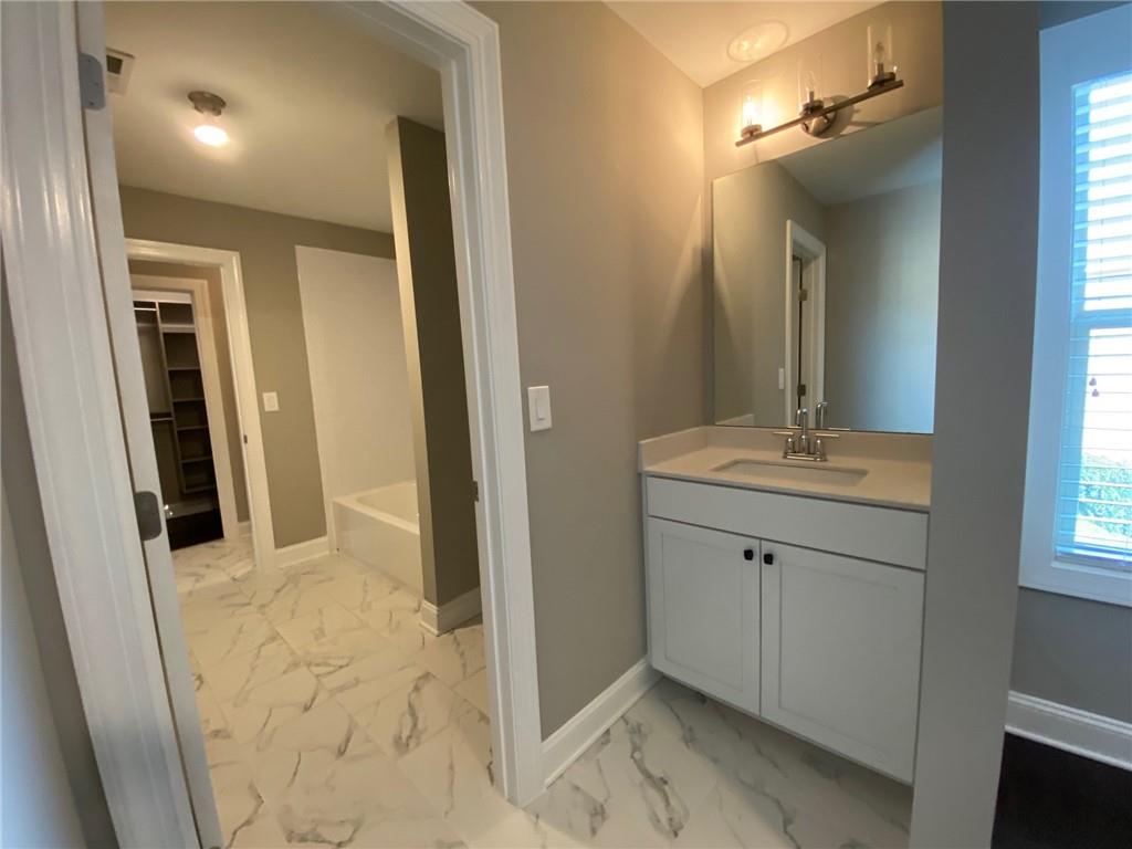 142 Grandmar Chase