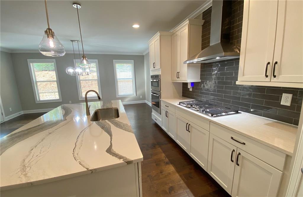142 Grandmar Chase