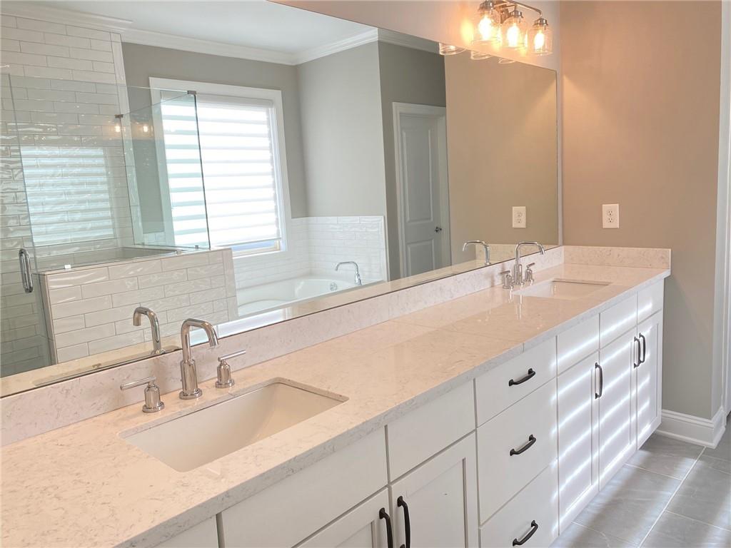 142 Grandmar Chase
