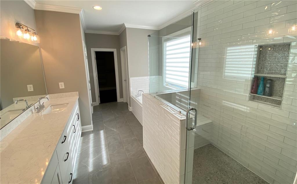 142 Grandmar Chase