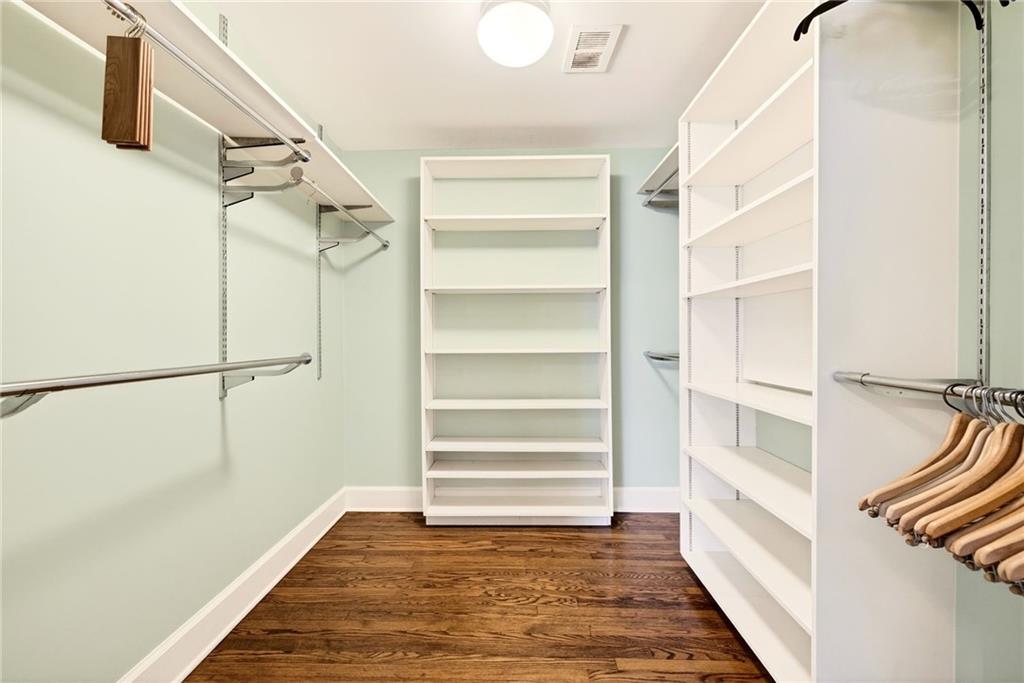 596 W Wesley Road NW