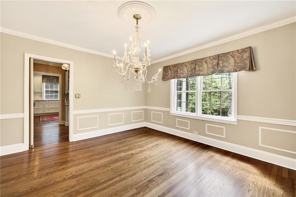 596 W Wesley Road NW