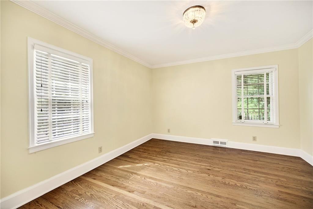 596 W Wesley Road NW