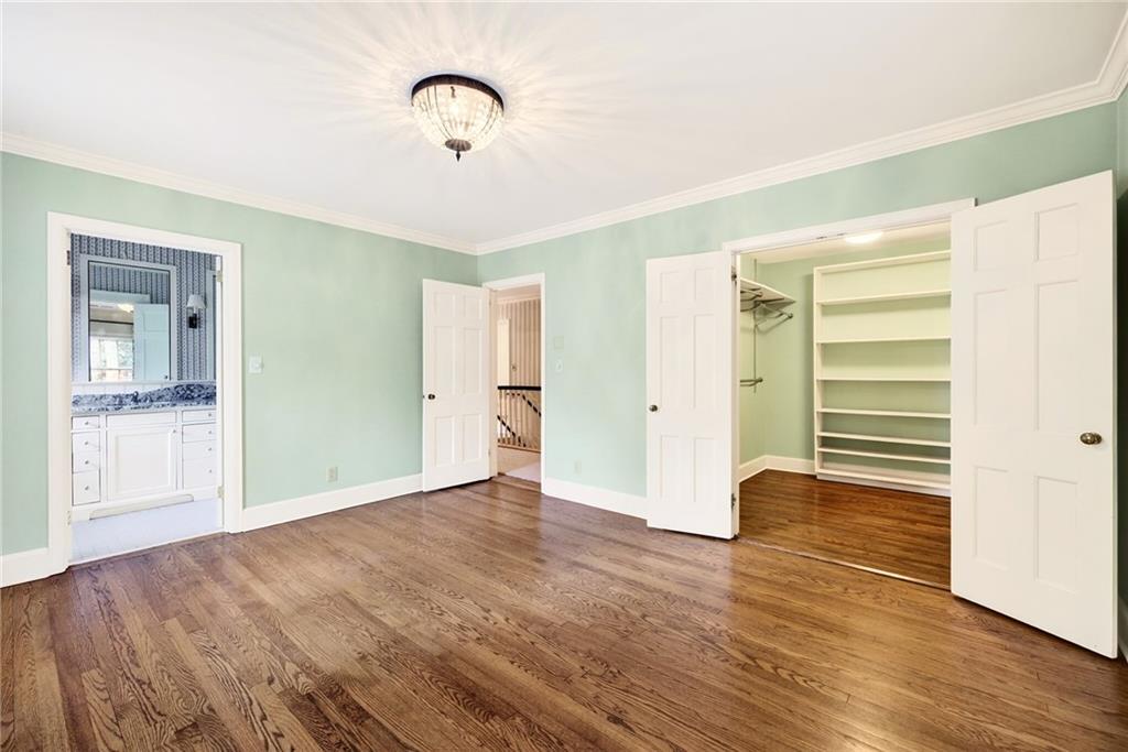 596 W Wesley Road NW