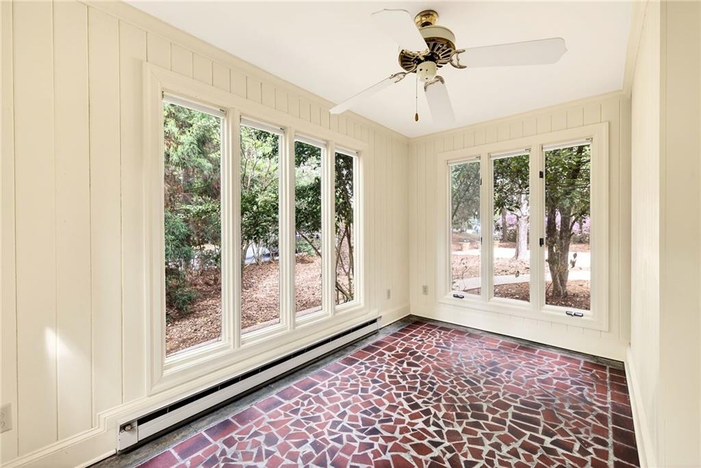 596 W Wesley Road NW