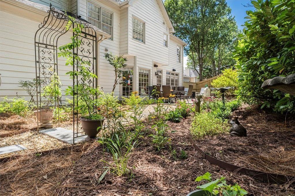 280 Lirac Court