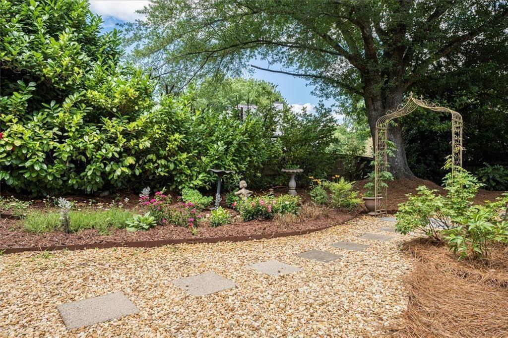 280 Lirac Court