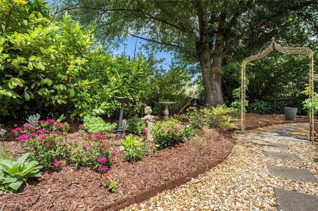 280 Lirac Court