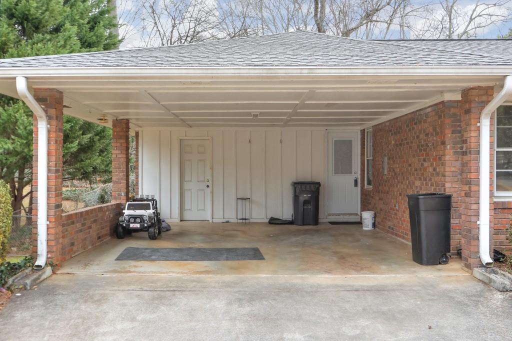 1055 Tuxedo Drive