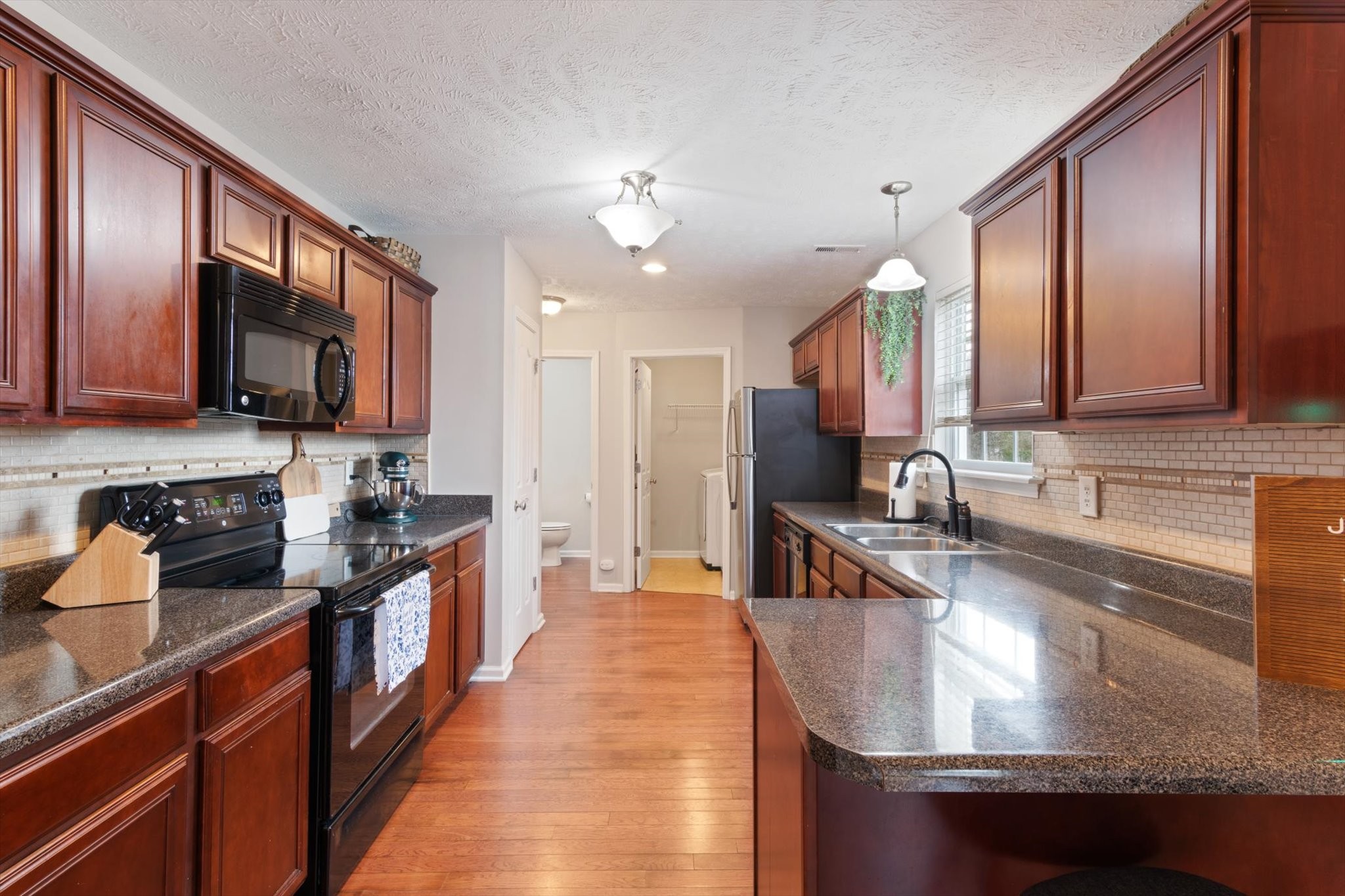 127 Cataract Dr