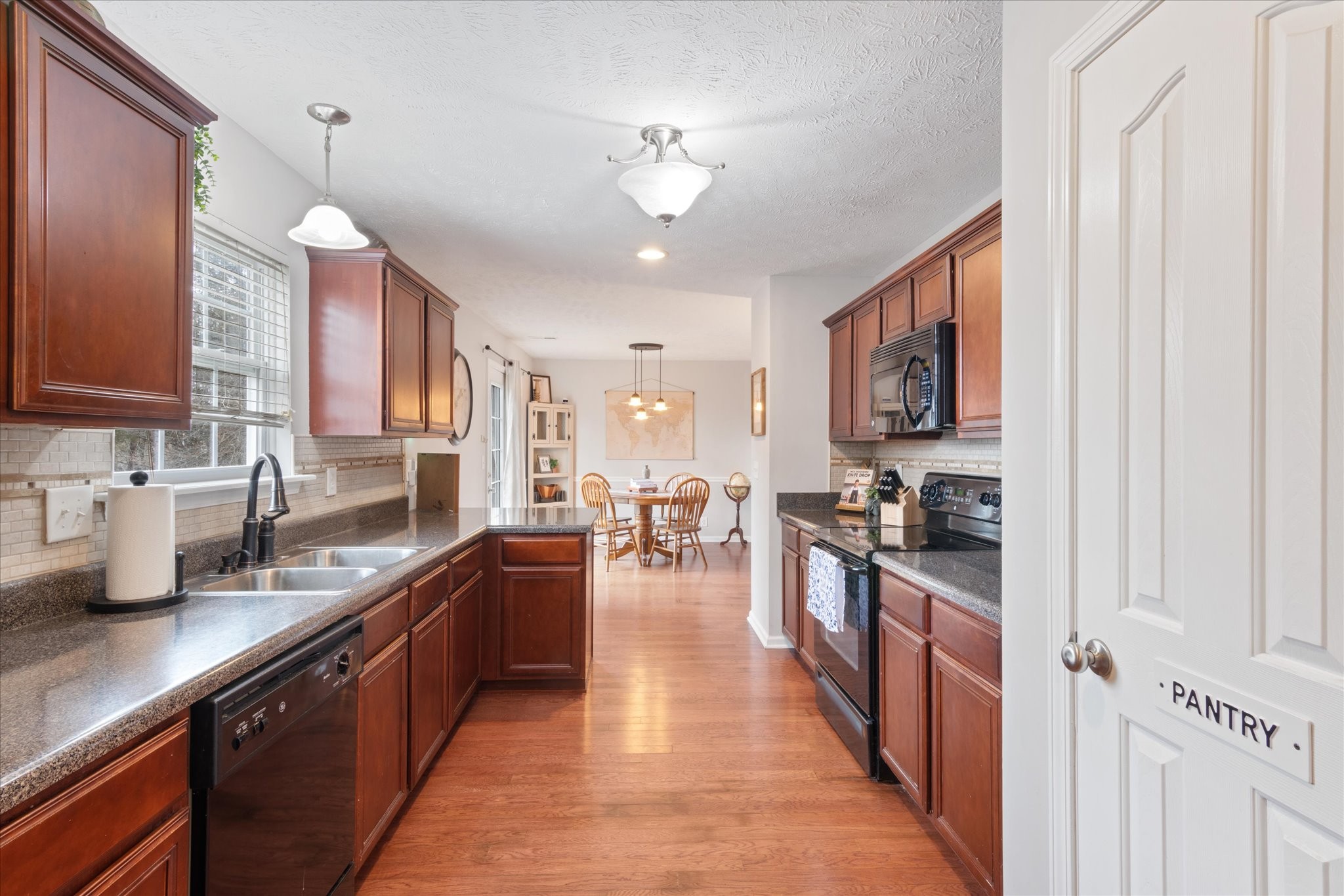127 Cataract Dr